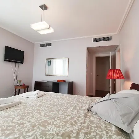 Apartment Entire Floor Parque Nacoes Prime Expo30 Lisbon